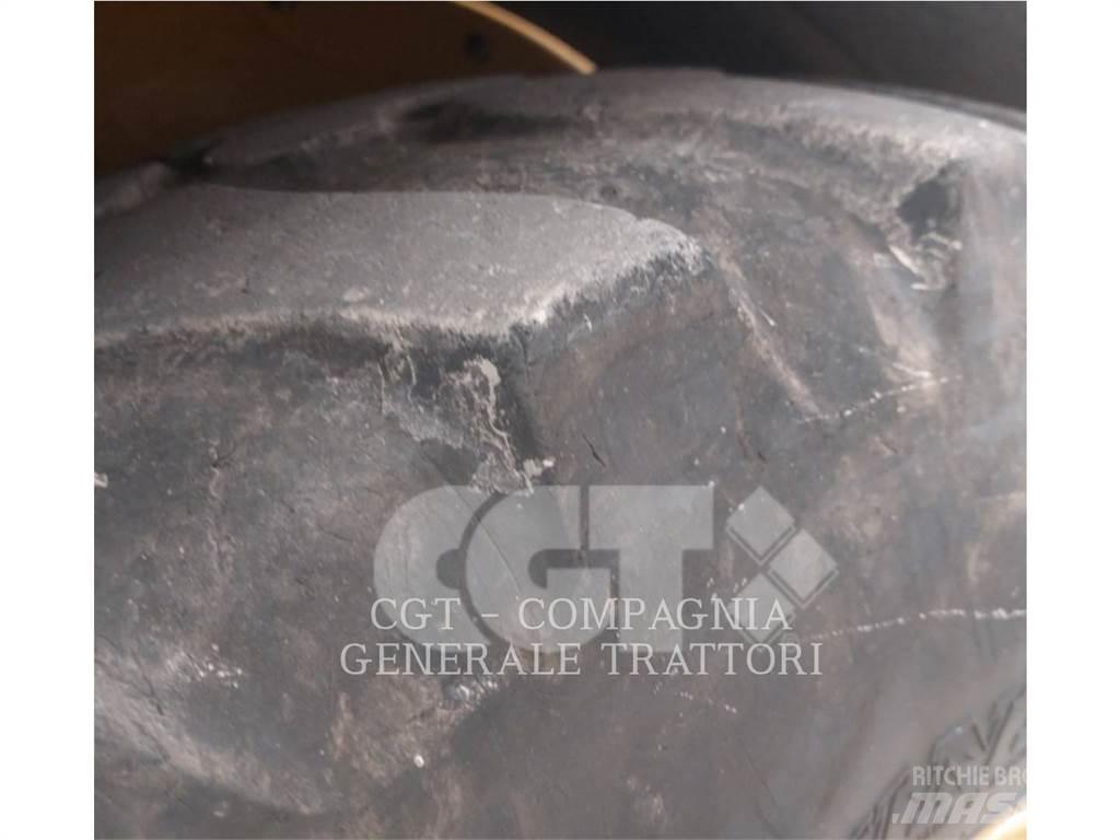 CAT 908 M Chargeuse sur pneus