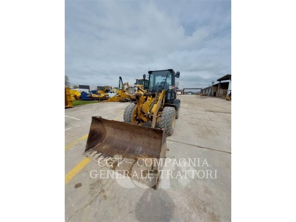 CAT 908 M Chargeuse sur pneus