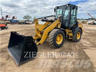 CAT 908M Chargeuse sur pneus