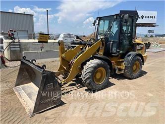 CAT 908M Chargeuse sur pneus