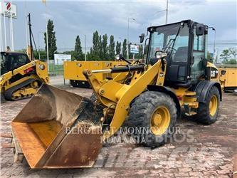 CAT 908M Chargeuse sur pneus