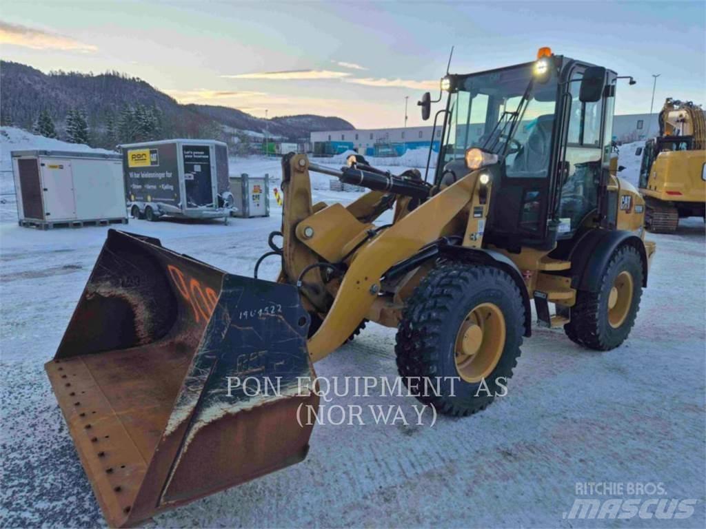 CAT 908M Chargeuse sur pneus