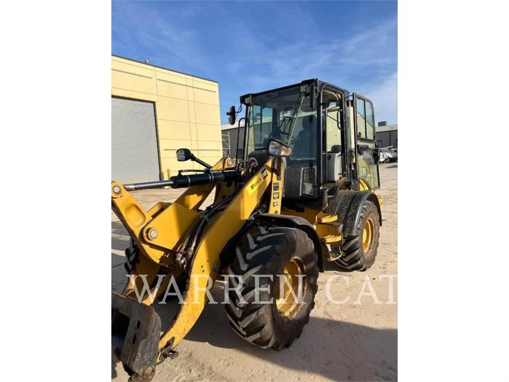 CAT 908M Chargeuse sur pneus