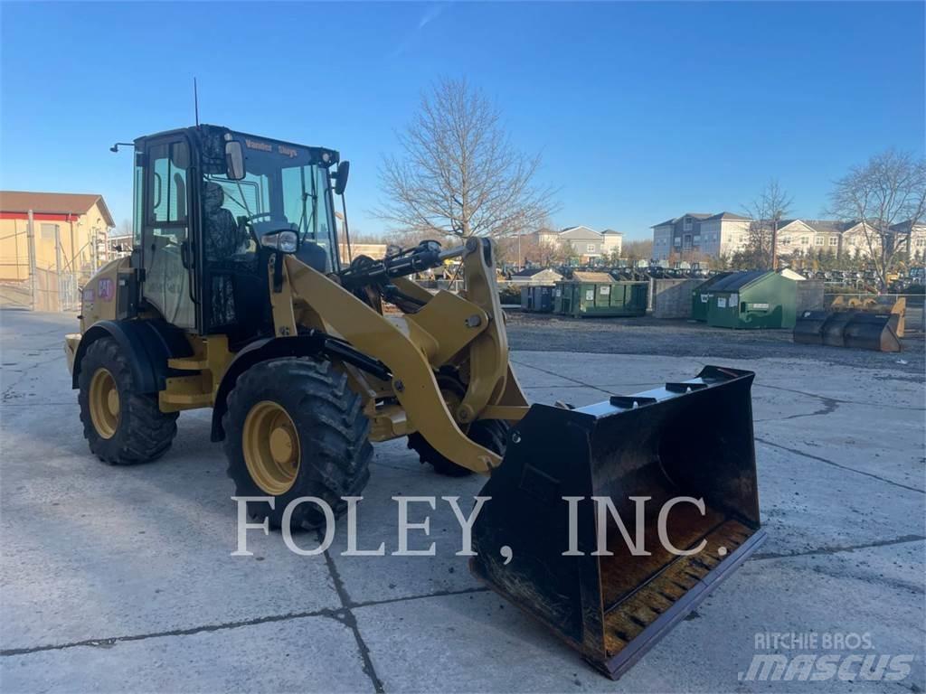 CAT 908M Chargeuse sur pneus