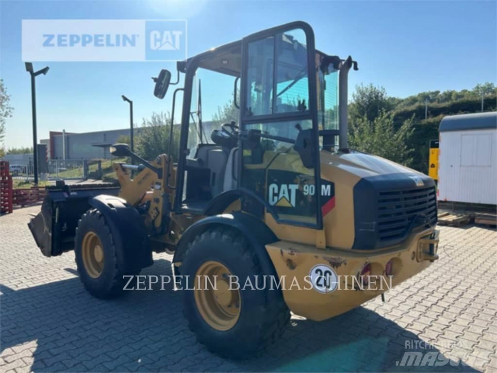 CAT 908M Chargeuse sur pneus