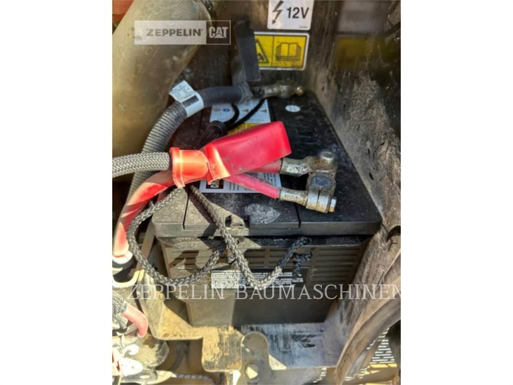 CAT 908M Chargeuse sur pneus