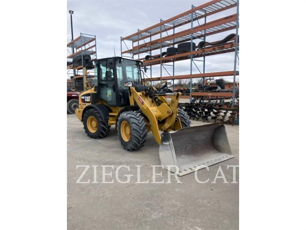 CAT 908M Chargeuse sur pneus