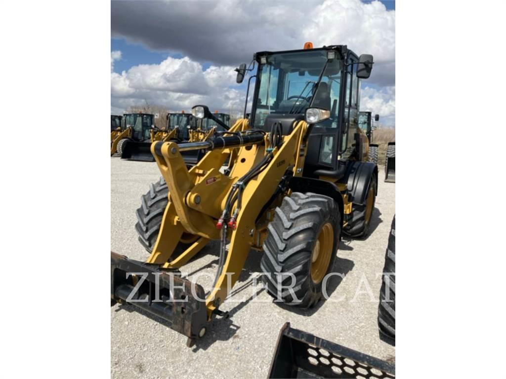 CAT 908M Chargeuse sur pneus