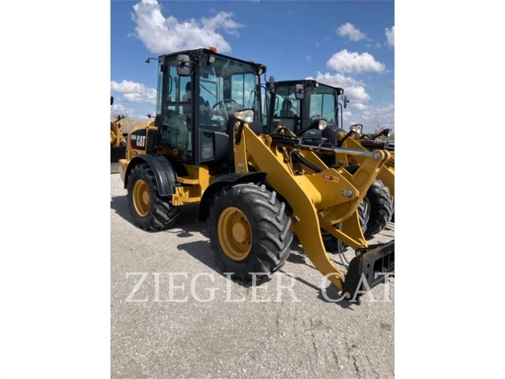 CAT 908M Chargeuse sur pneus