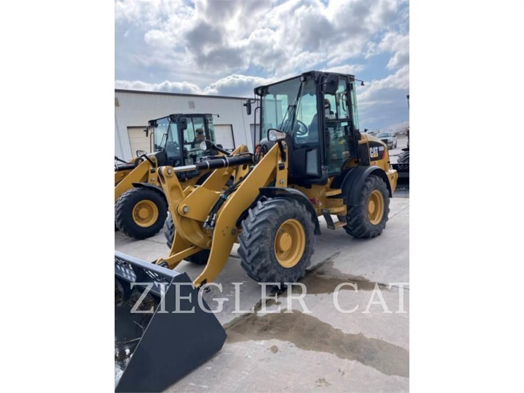 CAT 908M Chargeuse sur pneus