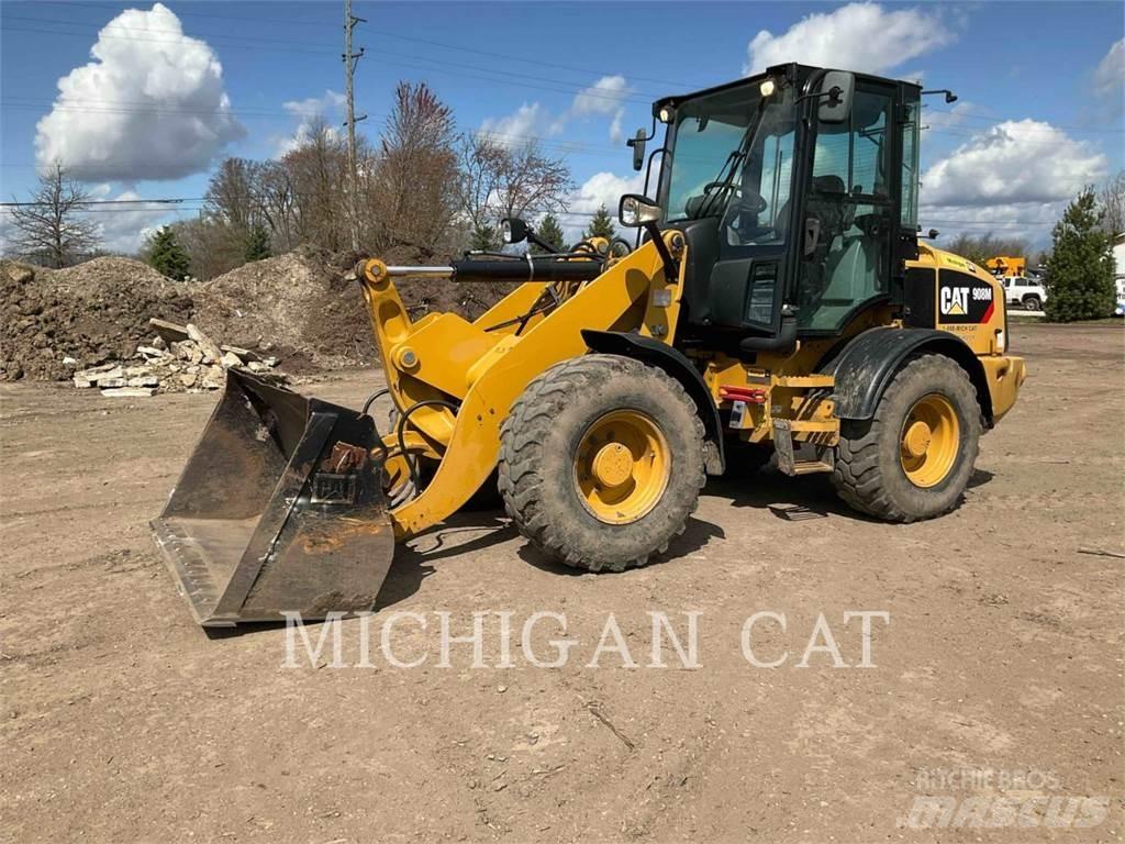 CAT 908M Chargeuse sur pneus