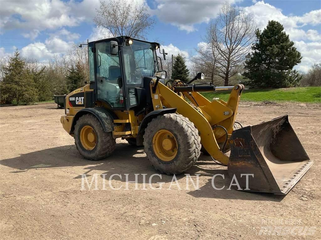 CAT 908M Chargeuse sur pneus
