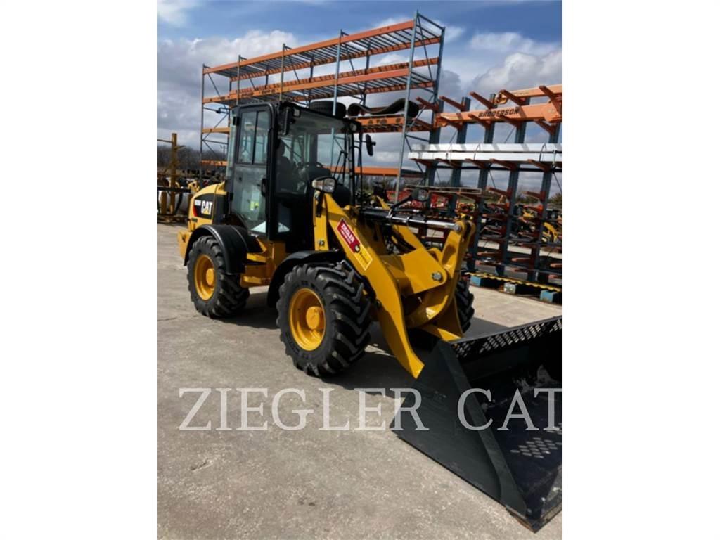 CAT 908M Chargeuse sur pneus