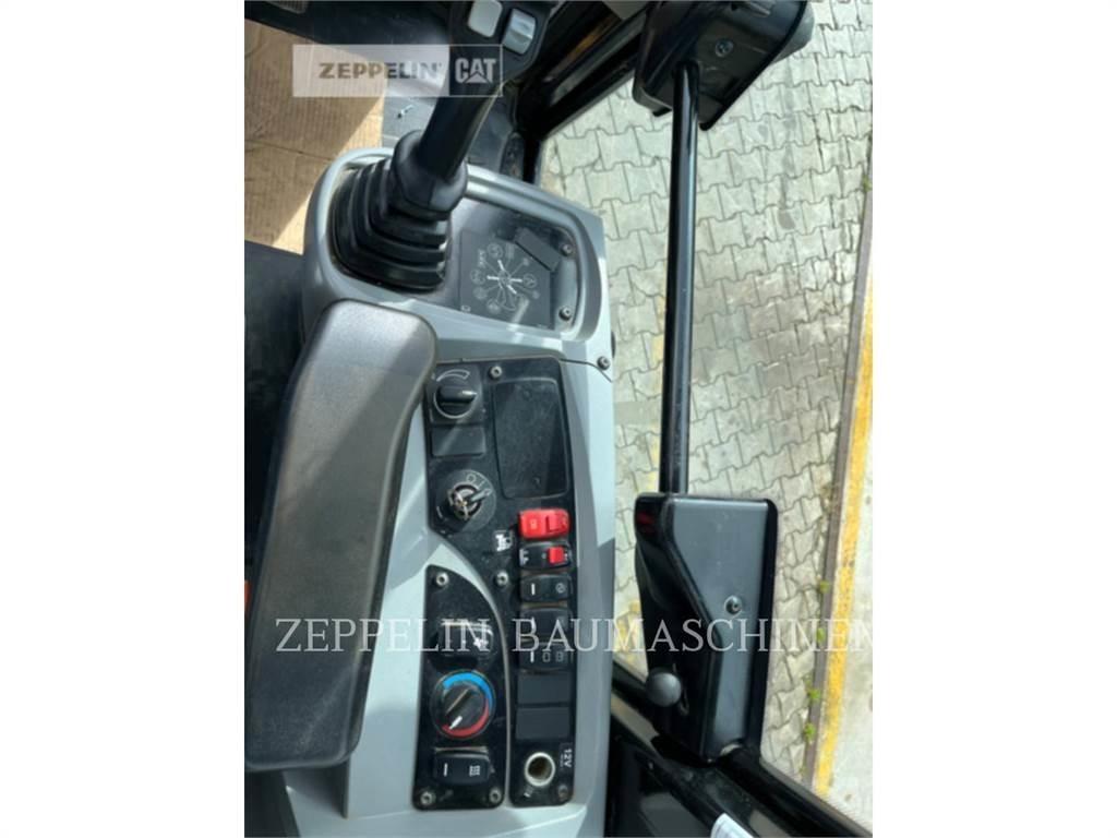 CAT 908M Chargeuse sur pneus