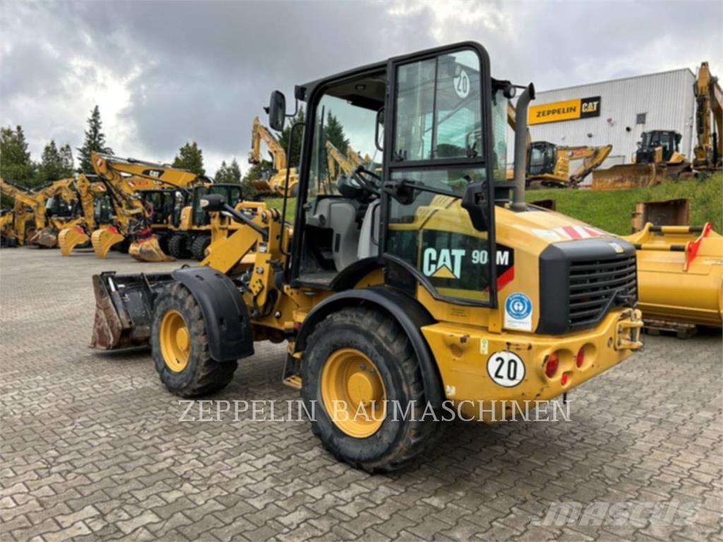 CAT 908M Chargeuse sur pneus