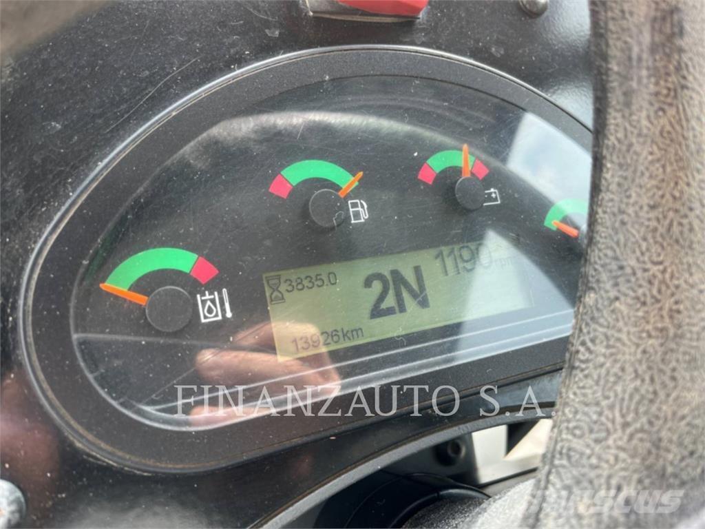 CAT 908M Chargeuse sur pneus