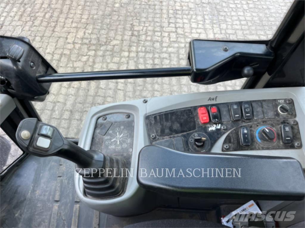 CAT 908M Chargeuse sur pneus