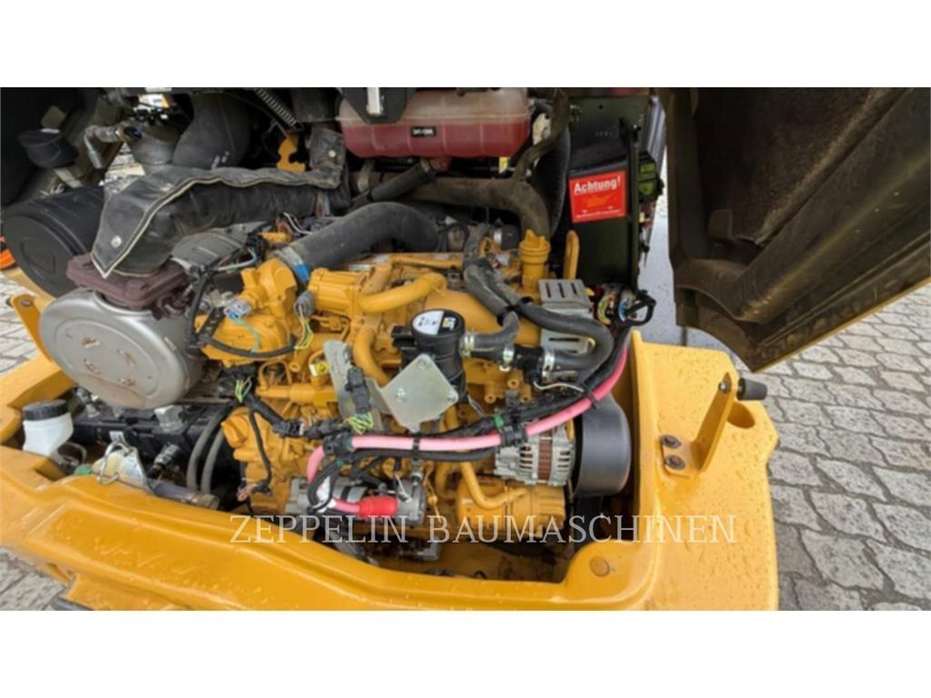 CAT 908M Chargeuse sur pneus