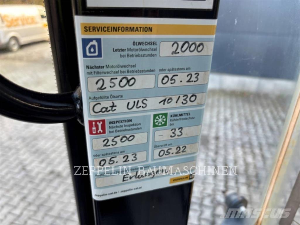 CAT 908M Chargeuse sur pneus