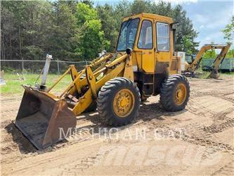 CAT 910 Chargeuse sur pneus