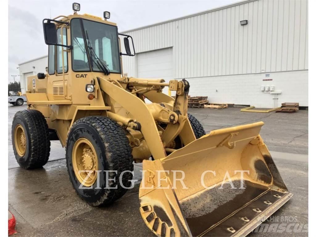 CAT 916 Chargeuse sur pneus