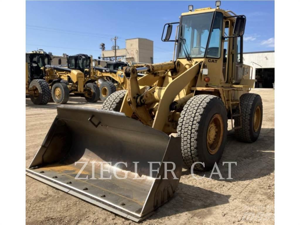 CAT 916 Chargeuse sur pneus