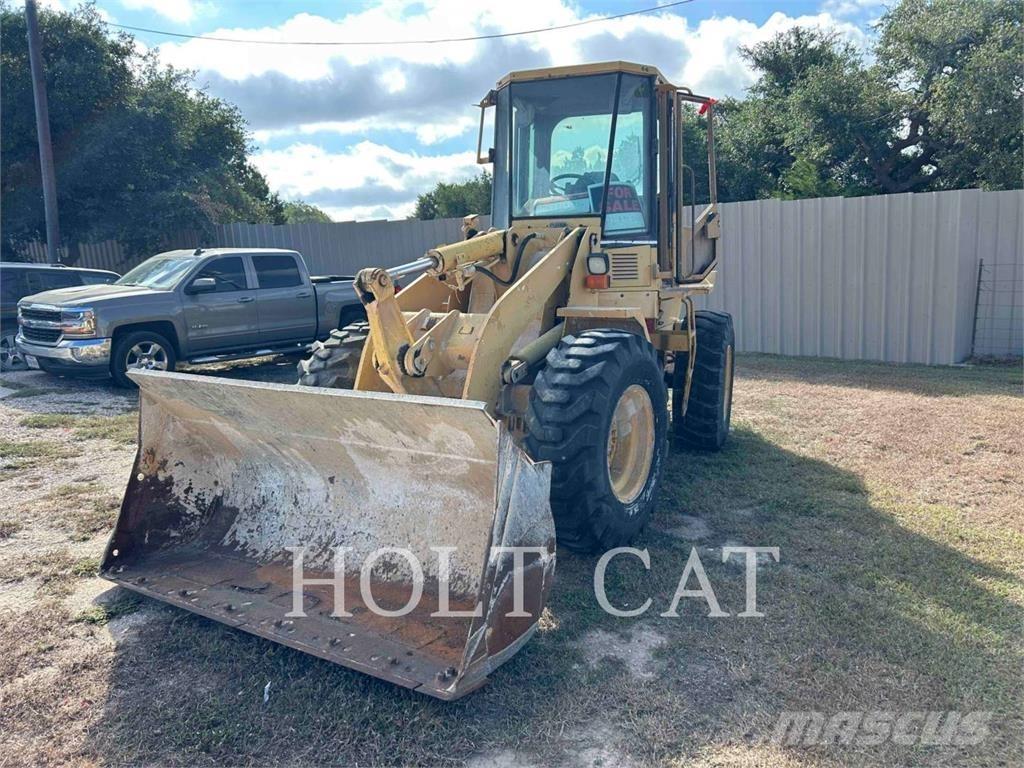 CAT 918F Chargeuse sur pneus