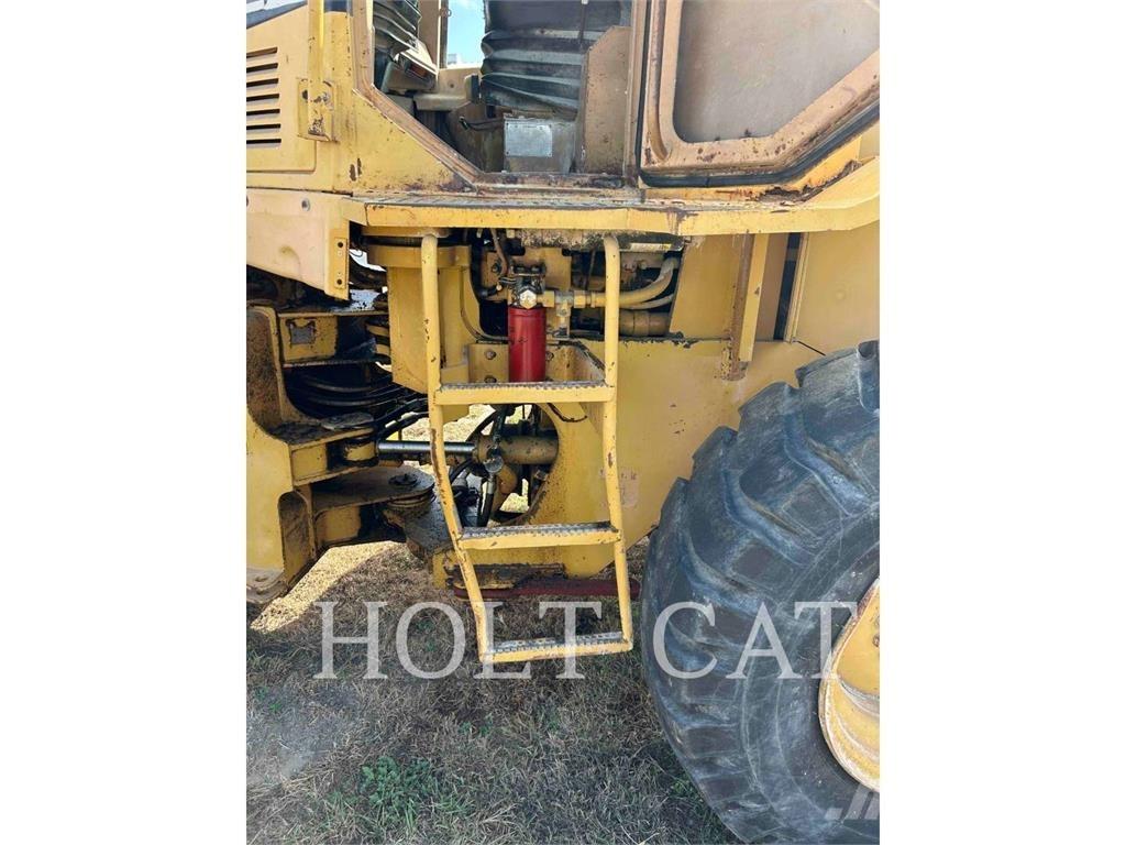 CAT 918F Chargeuse sur pneus