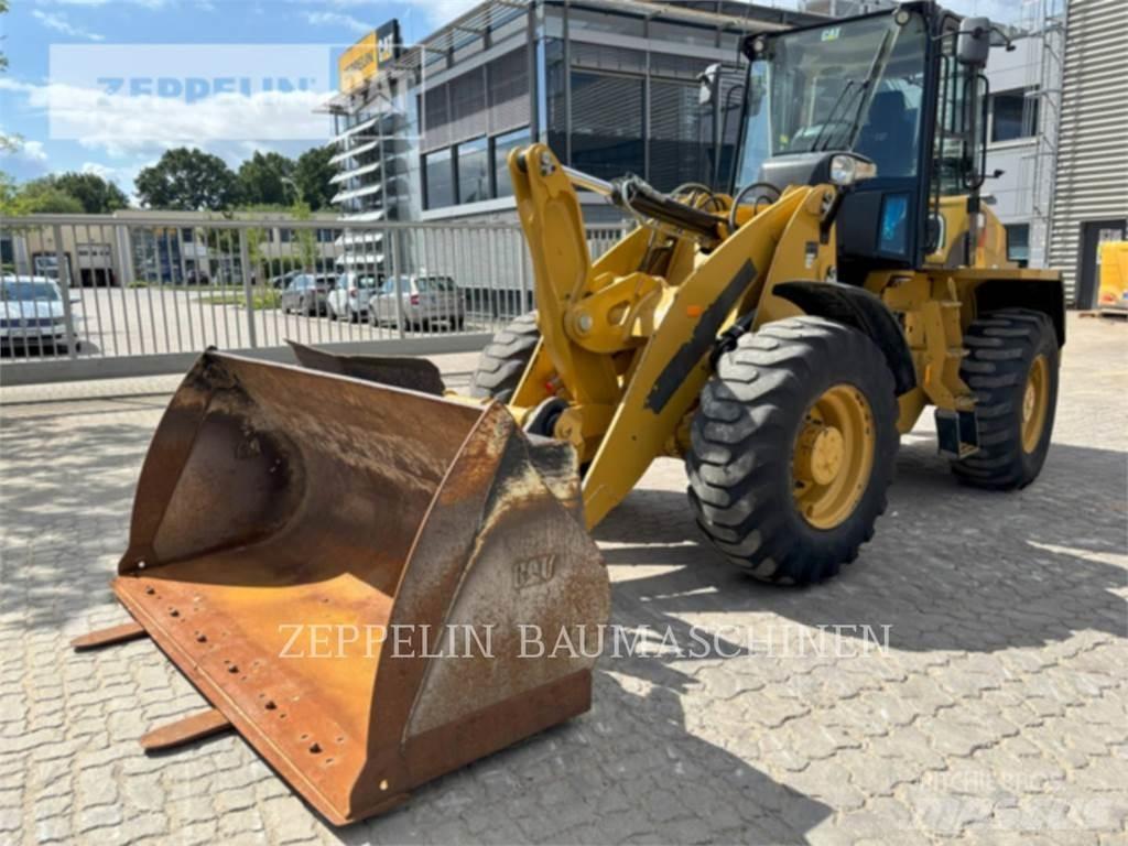 CAT 918M Chargeuse sur pneus