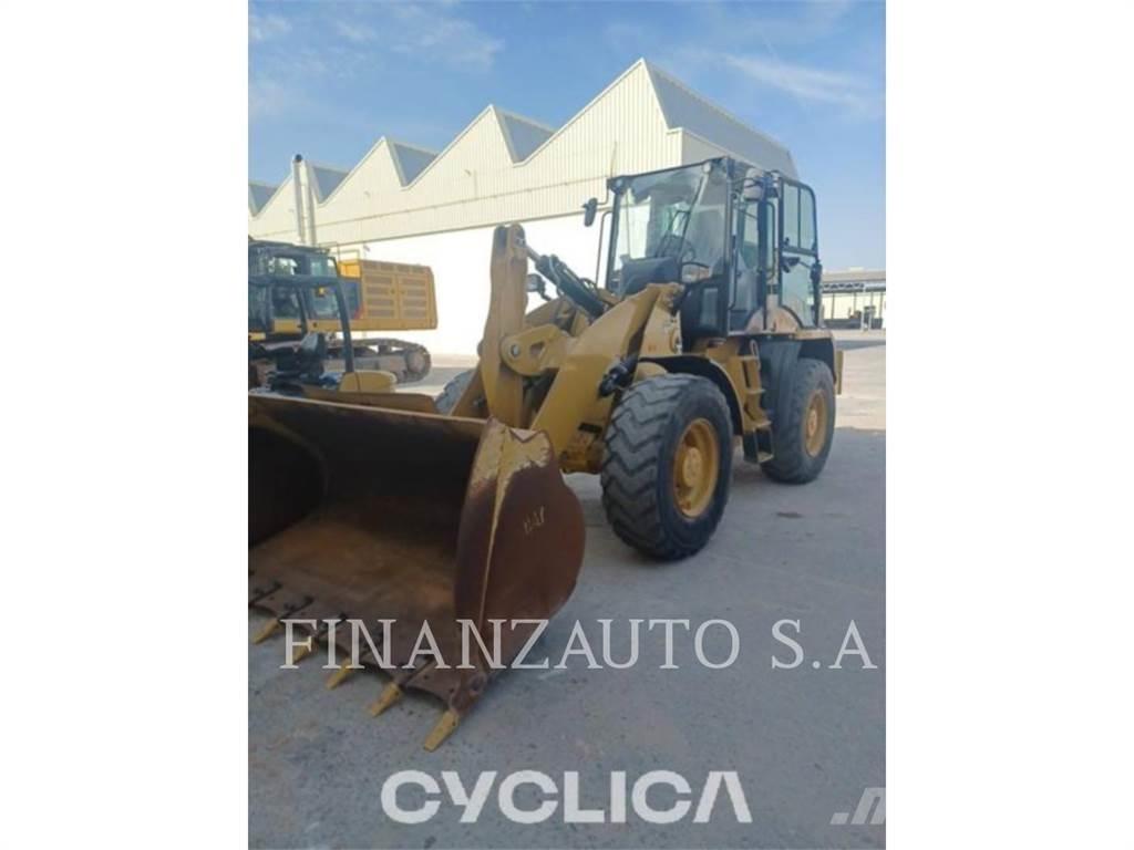 CAT 918M Chargeuse sur pneus