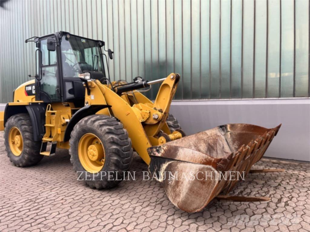 CAT 918M Chargeuse sur pneus