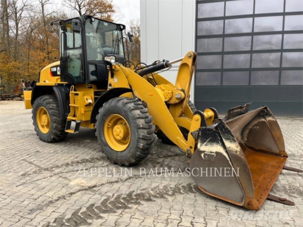CAT 918M Chargeuse sur pneus