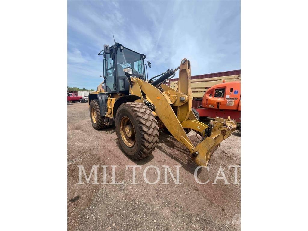 CAT 918M Chargeuse sur pneus