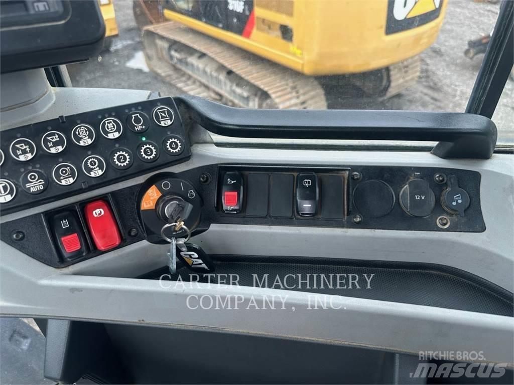 CAT 926M Chargeuse sur pneus