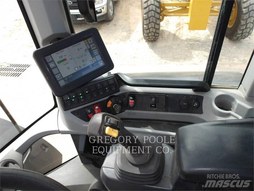 CAT 926M Chargeuse sur pneus