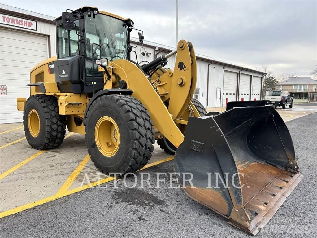 CAT 926M Chargeuse sur pneus