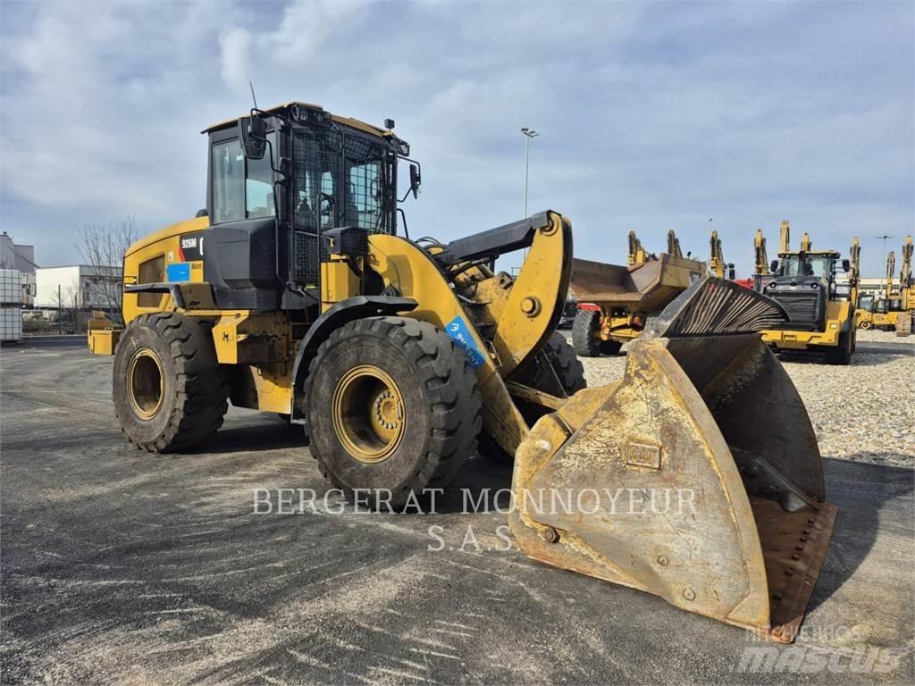 CAT 926M Chargeuse sur pneus