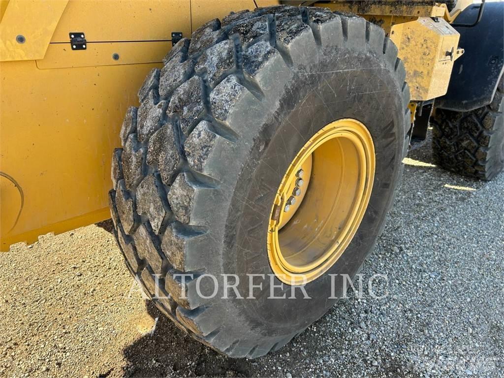 CAT 926M Chargeuse sur pneus