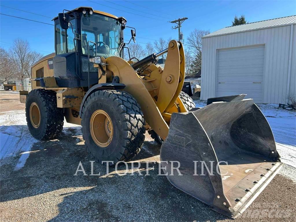 CAT 926M Chargeuse sur pneus