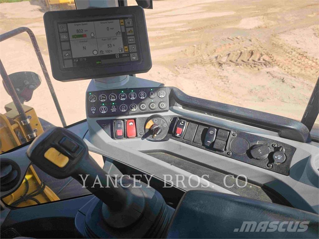 CAT 926M Chargeuse sur pneus