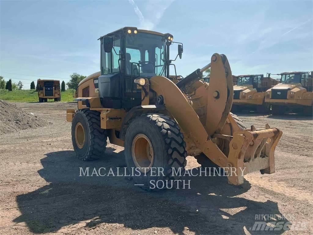 CAT 926M Chargeuse sur pneus