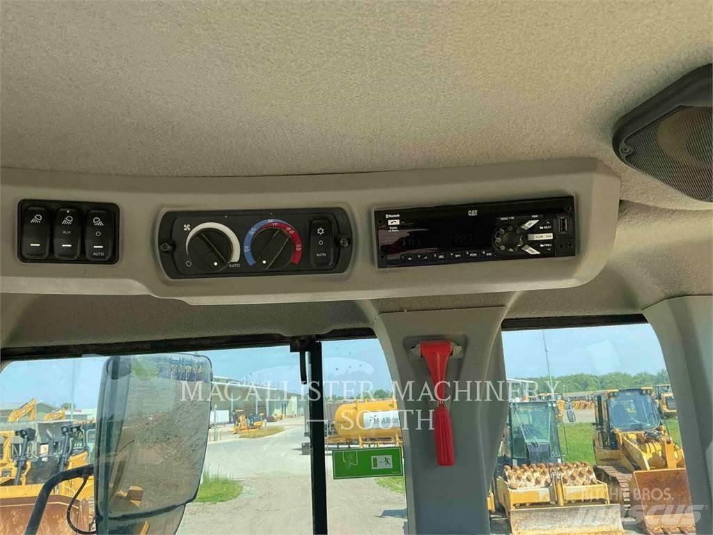 CAT 926M Chargeuse sur pneus