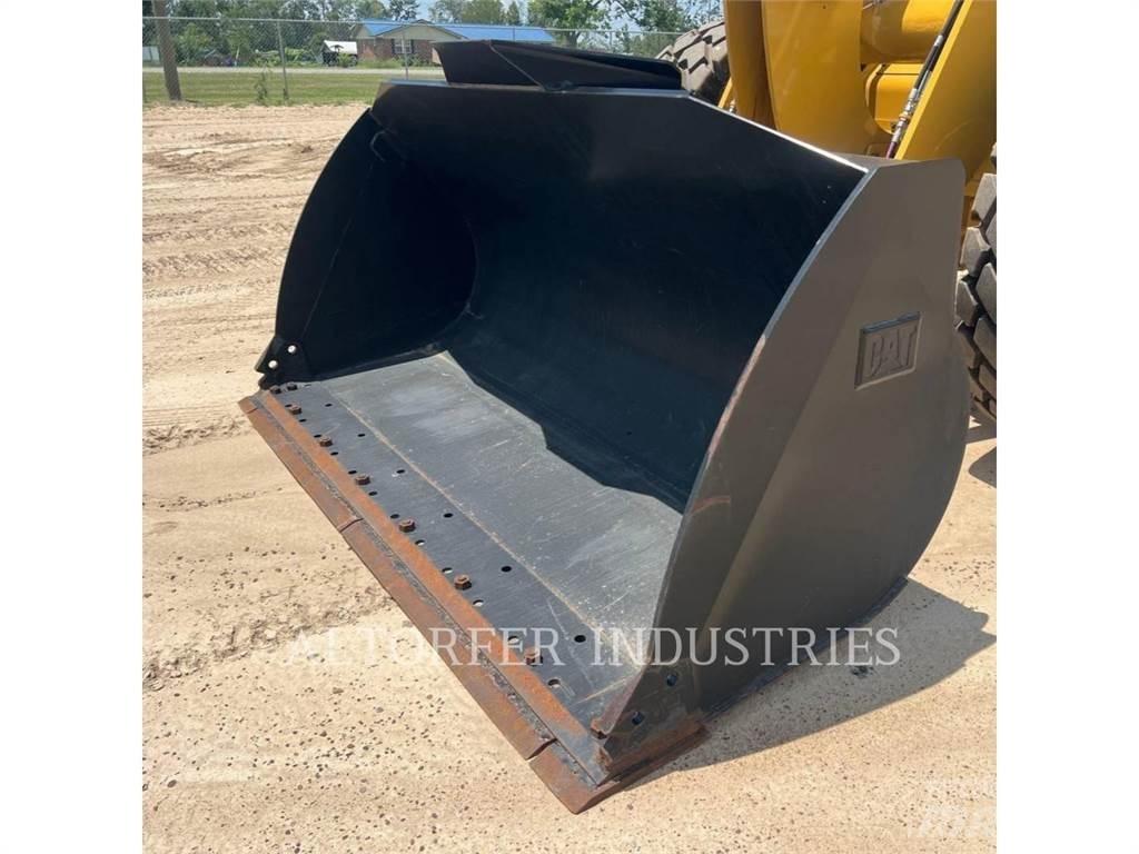 CAT 926M Chargeuse sur pneus