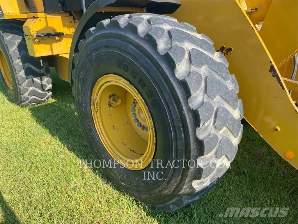 CAT 926M Chargeuse sur pneus