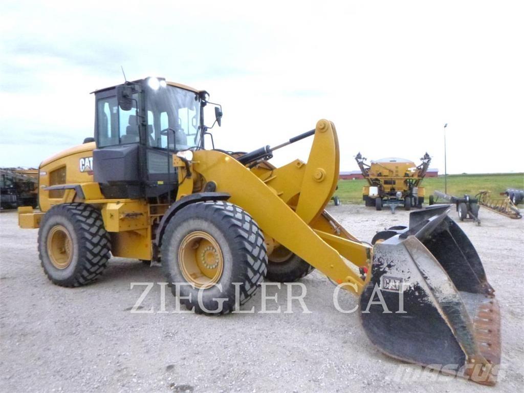 CAT 926M Chargeuse sur pneus