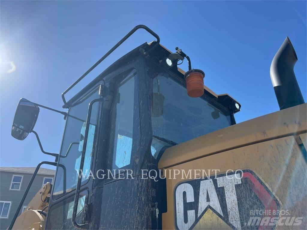 CAT 930 Chargeuse sur pneus