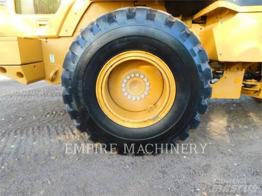 CAT 930M Chargeuse sur pneus