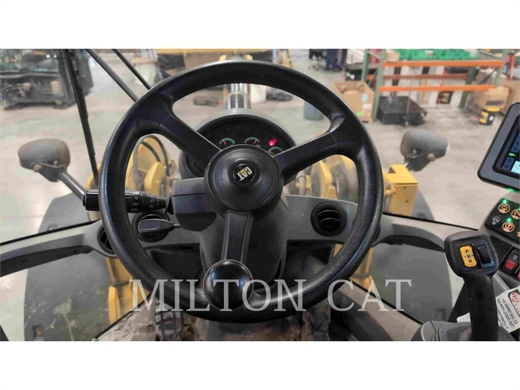 CAT 930M Chargeuse sur pneus