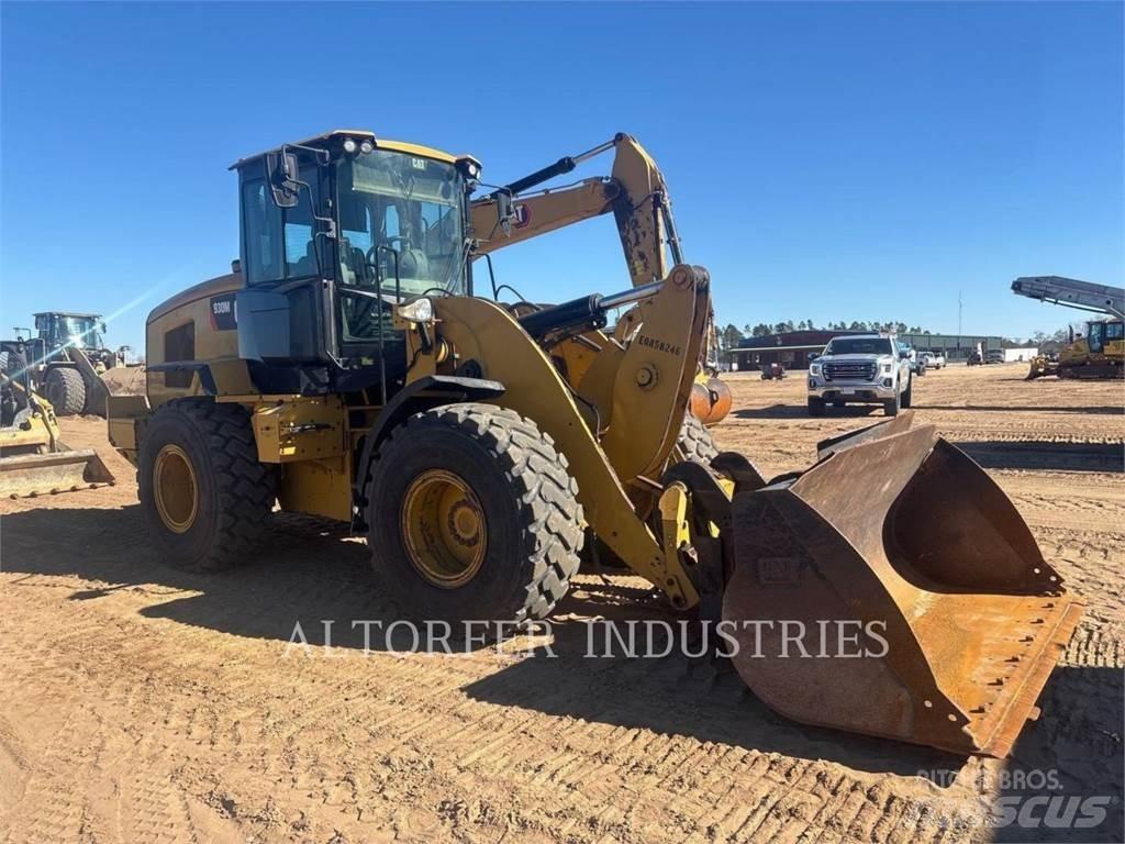 CAT 930M Chargeuse sur pneus