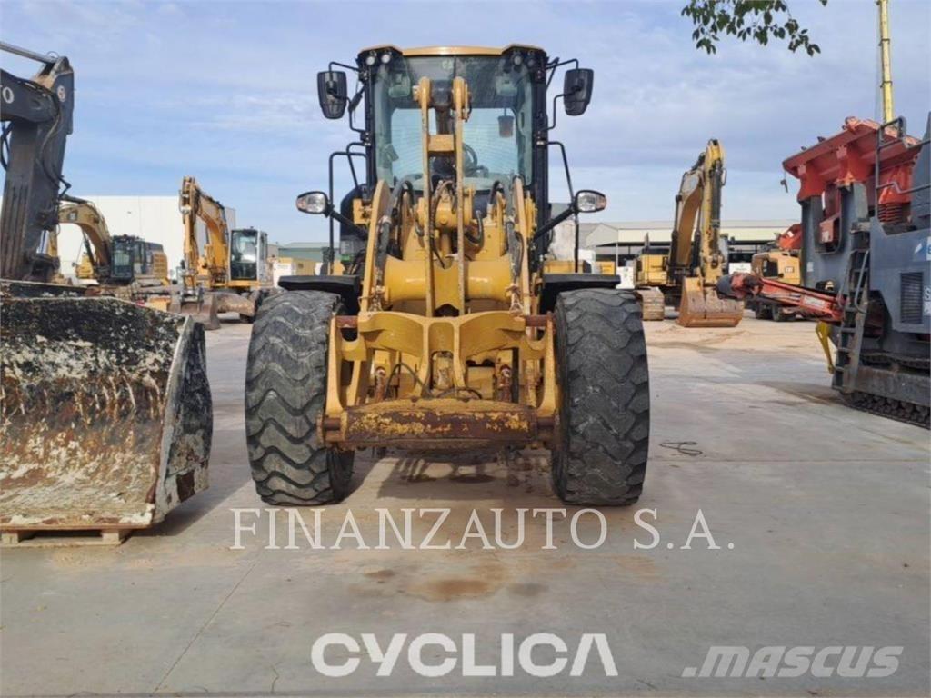 CAT 930M Chargeuse sur pneus